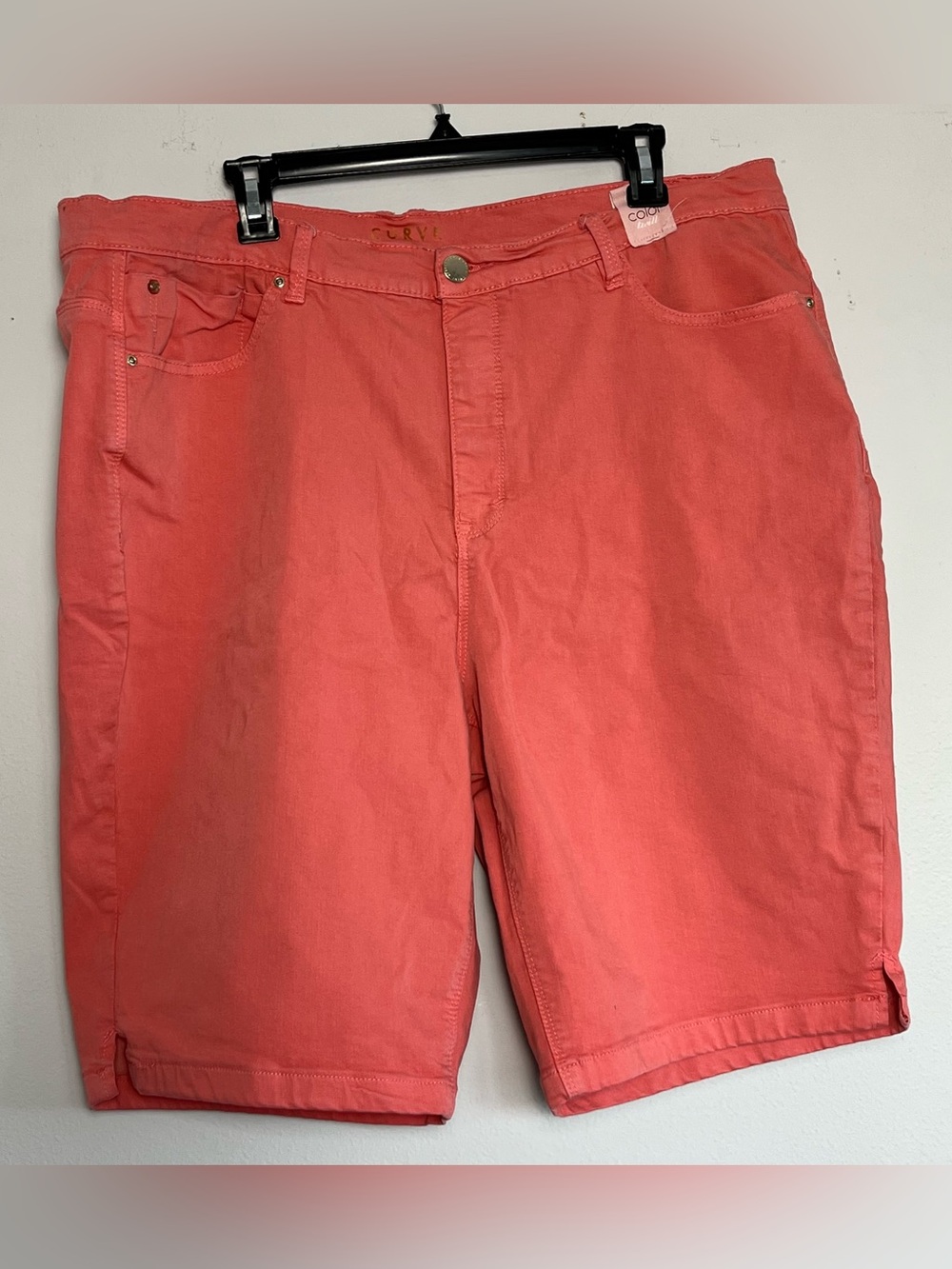 Curve Appeal Women's Preppy Coral Twill Shorts - Classic Five-Pocket Style 22W